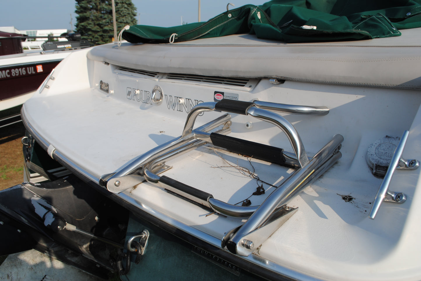 1995 19' FOURWINNS HORIZON 190