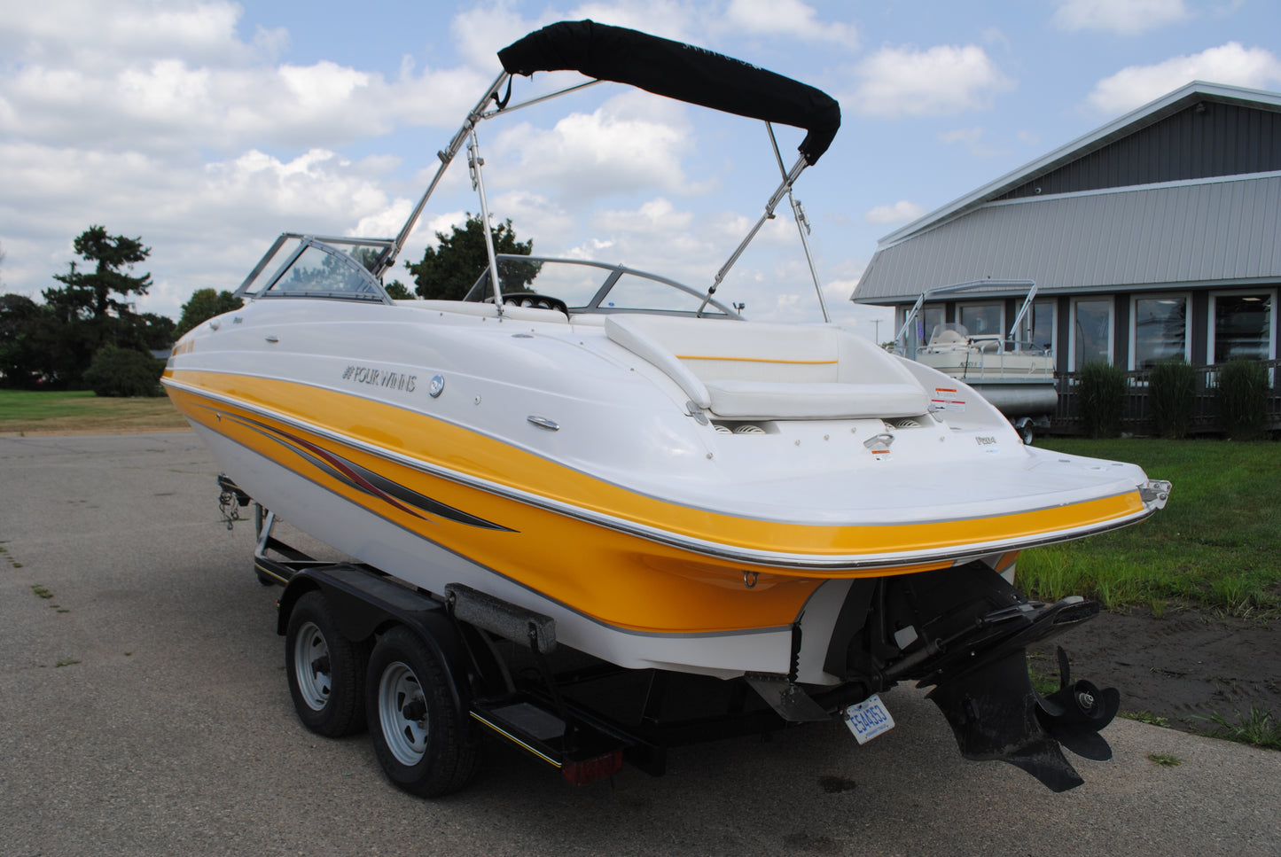 2008 21' FOURWINNS F204 DECKBOAT