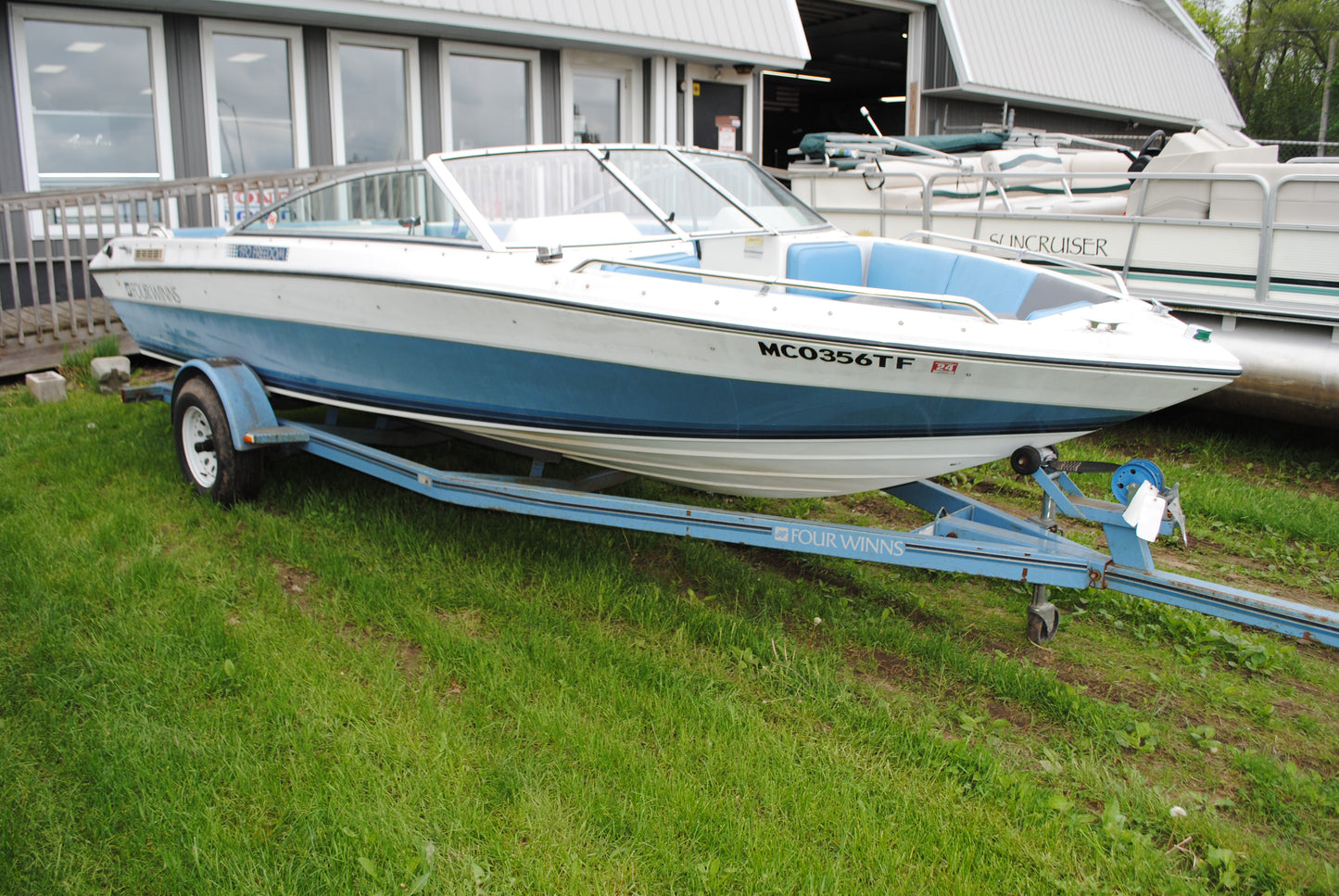 1989 19' FOUR WINNS FREEDOM 190