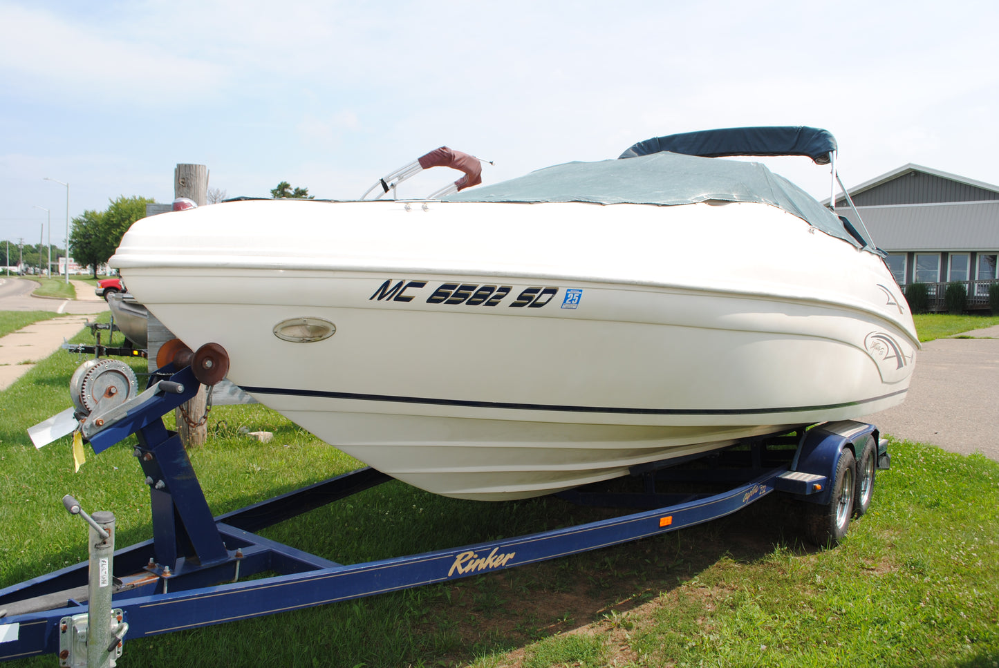 2001 23' RINKER CAPTIVA 32 BR