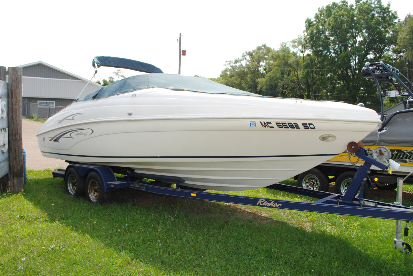2001 23' RINKER CAPTIVA 32 BR