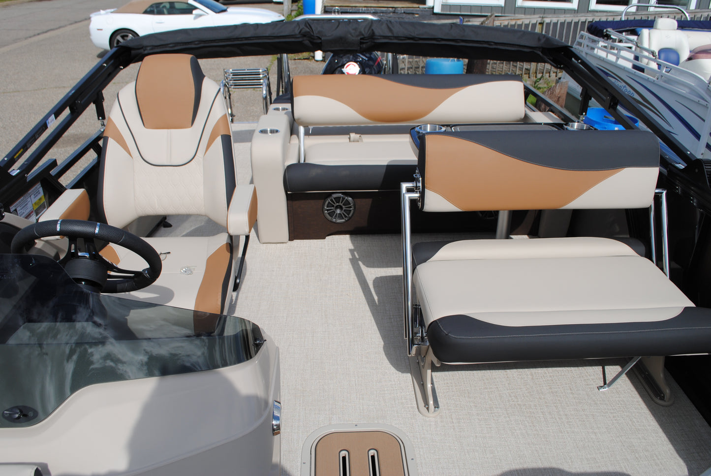 2026 23' AVALON LSZ ENTERTAINER TRITOON