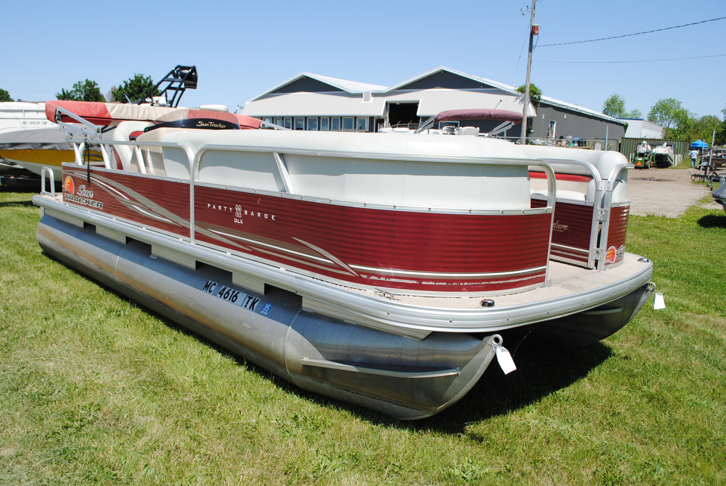 2012 22' SUNTRACKER PARTY BARGE