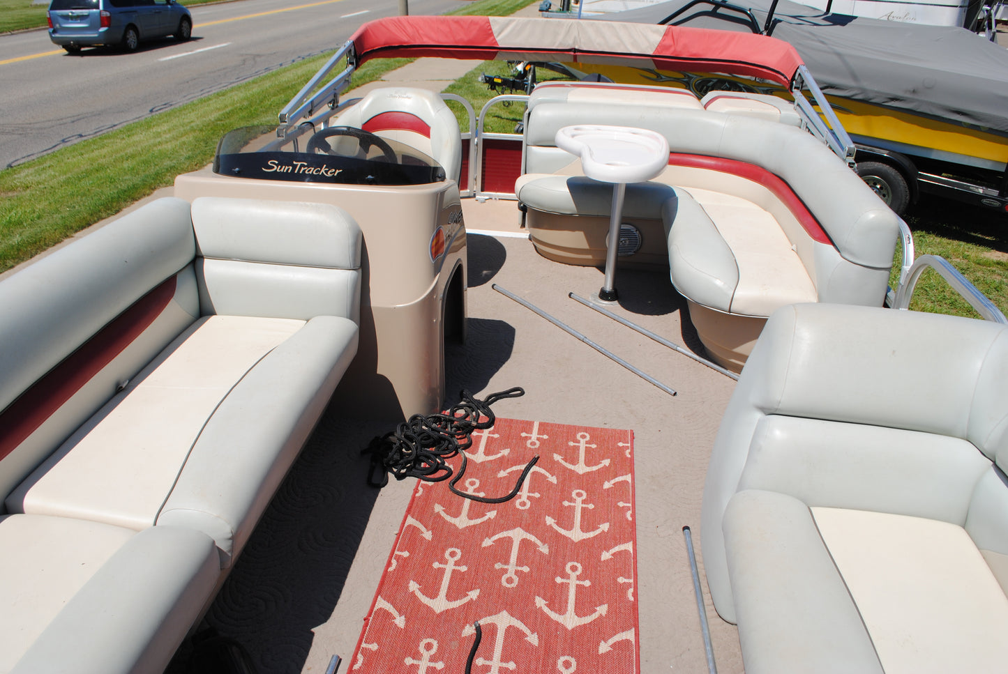 2012 22' SUNTRACKER PARTY BARGE