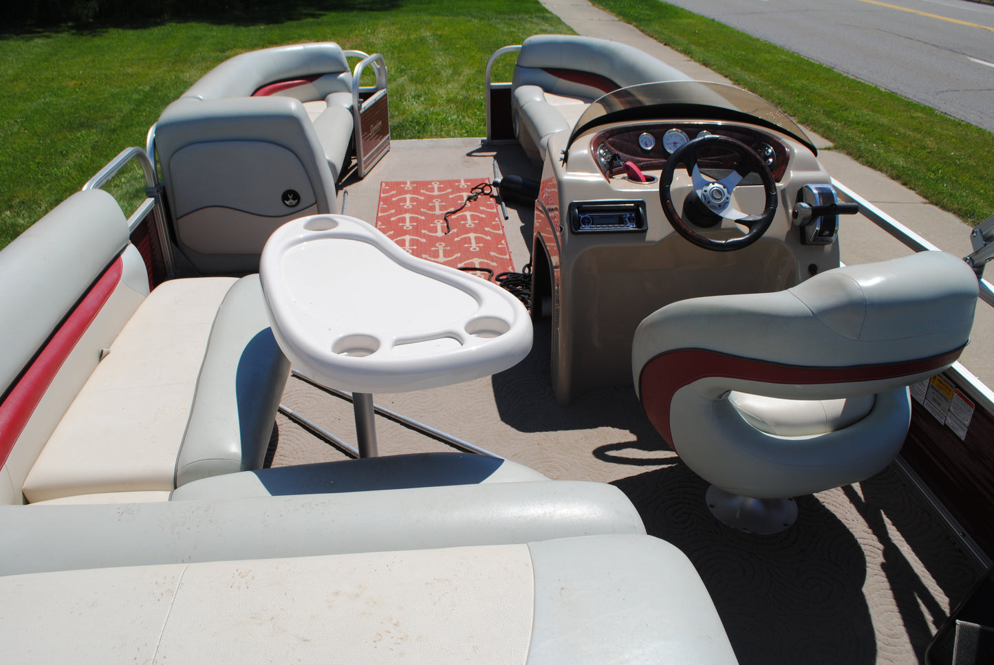 2012 22' SUNTRACKER PARTY BARGE