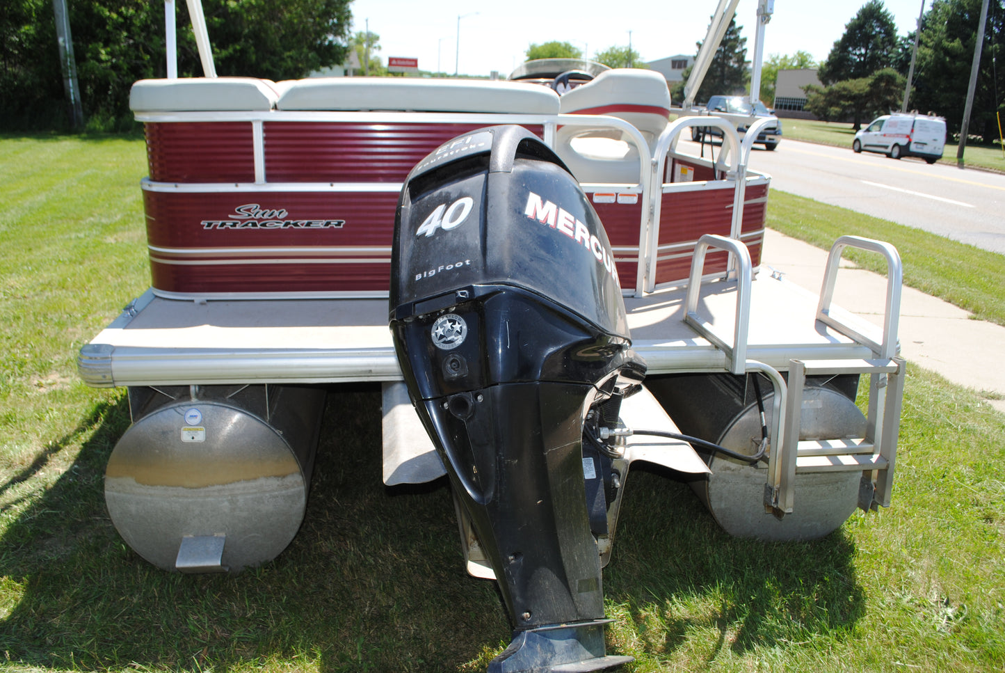 2012 22' SUNTRACKER PARTY BARGE