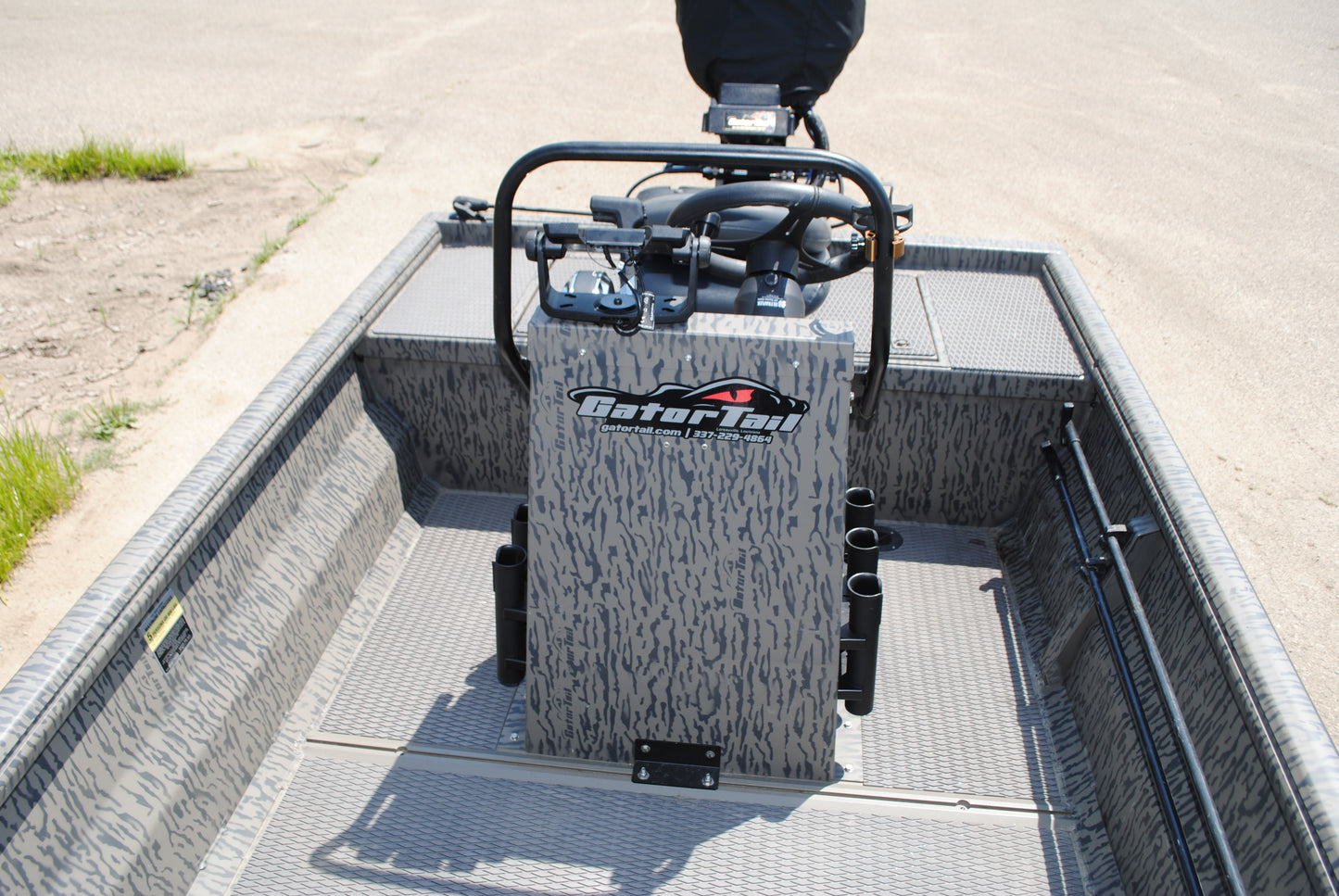 2023 18' GATOR-TAIL CENTER CONSOLE