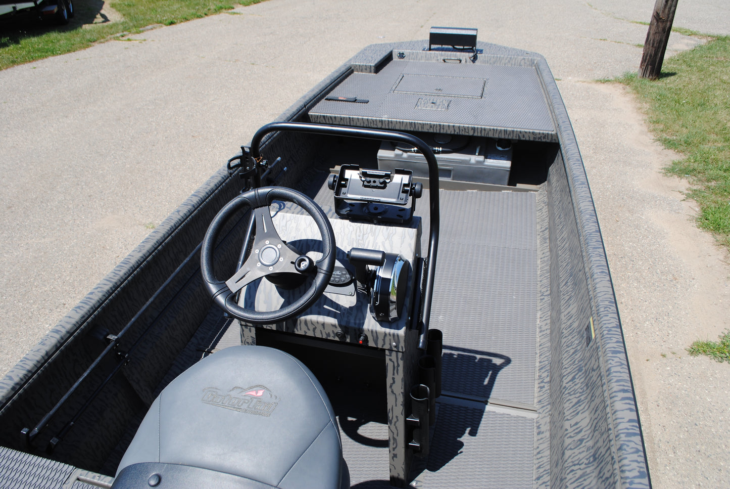 2023 18' GATOR-TAIL CENTER CONSOLE