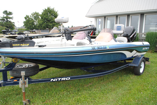 2007 17' NITRO X750