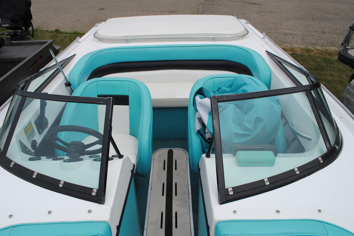 1992 21' CHECKMATE PERSUADER 218 BR