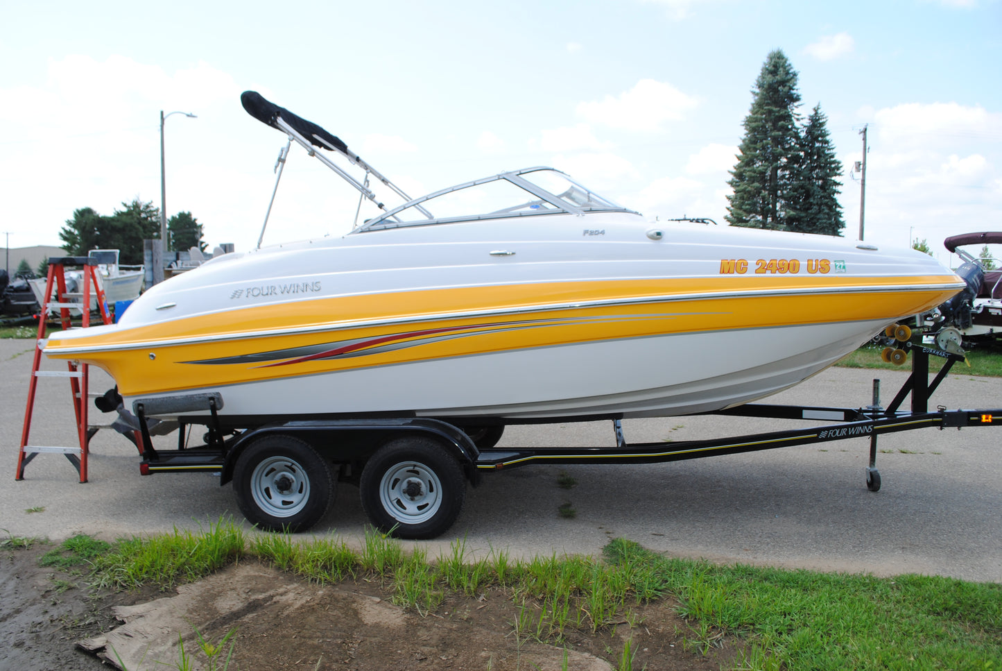 2008 21' FOURWINNS F204 DECKBOAT